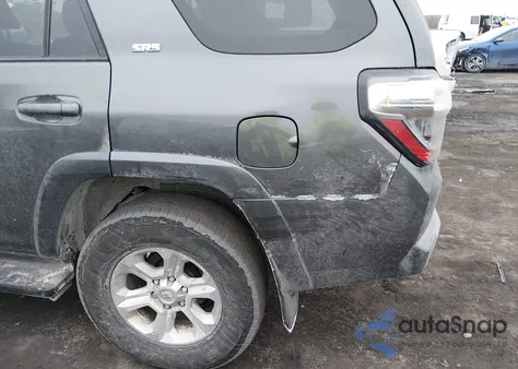 2018 Toyota 4Runner Sr5 Premium z USA, uszkodzony, nr VIN JTEBU5JR4J5582689